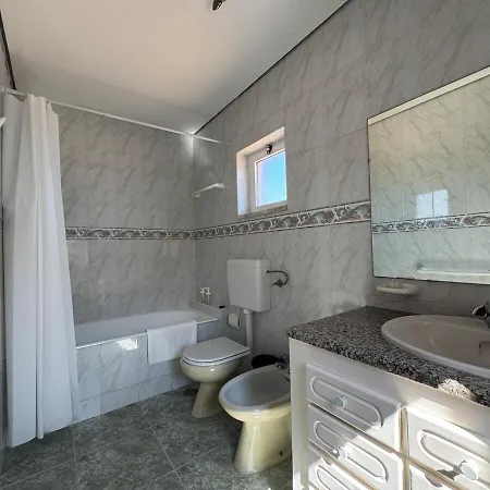 Casa Outeiro Polo 2 דירה